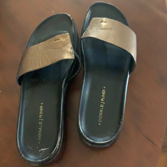 Donald j. Pilner Fifi 8.5 Bronze - Picture 1 of 3